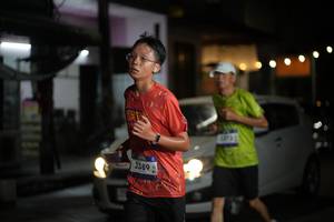 BIB: 3389
                            <button type="button" onclick="openModal(26228912)" class="btn btn-primary btn-sm float-right btn-popup" data-toggle="modal" data-target=".modal-high-quality">
                        <i class="fas fa-shopping-cart"></i> Add to Cart
                    </button>
                                            <button type="button" onclick="isThisMe(26228912, true)" class="btn btn-success btn-sm float-right btn-popup btn-isme hidden" data-toggle="tooltip" data-placement="bottom" title="นี่คือรูปของคุณใช่ไหม คลิกที่นี่เพื่อเอาเข้าอัลบั้ม">
                        <i class="fas fa-plus"></i> Add to album
                    </button>
                    <button type="button" onclick="isThisMe(26228912, false)" class="btn btn-warning btn-sm float-right btn-popup btn-isnotme hidden">
                        <i class="fas fa-ban"></i> Remove from album
                    </button>