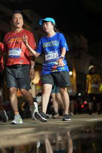 BIB: 4221, 3917
                            <button type="button" onclick="openModal(26245516)" class="btn btn-primary btn-sm float-right btn-popup" data-toggle="modal" data-target=".modal-high-quality">
                        <i class="fas fa-shopping-cart"></i> Add to Cart
                    </button>
                                            <button type="button" onclick="isThisMe(26245516, true)" class="btn btn-success btn-sm float-right btn-popup btn-isme hidden" data-toggle="tooltip" data-placement="bottom" title="นี่คือรูปของคุณใช่ไหม คลิกที่นี่เพื่อเอาเข้าอัลบั้ม">
                        <i class="fas fa-plus"></i> Add to album
                    </button>
                    <button type="button" onclick="isThisMe(26245516, false)" class="btn btn-warning btn-sm float-right btn-popup btn-isnotme hidden">
                        <i class="fas fa-ban"></i> Remove from album
                    </button>