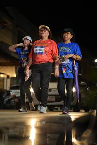 BIB: 4238, 415
                            <button type="button" onclick="openModal(26249108)" class="btn btn-primary btn-sm float-right btn-popup" data-toggle="modal" data-target=".modal-high-quality">
                        <i class="fas fa-shopping-cart"></i> Add to Cart
                    </button>
                                            <button type="button" onclick="isThisMe(26249108, true)" class="btn btn-success btn-sm float-right btn-popup btn-isme hidden" data-toggle="tooltip" data-placement="bottom" title="นี่คือรูปของคุณใช่ไหม คลิกที่นี่เพื่อเอาเข้าอัลบั้ม">
                        <i class="fas fa-plus"></i> Add to album
                    </button>
                    <button type="button" onclick="isThisMe(26249108, false)" class="btn btn-warning btn-sm float-right btn-popup btn-isnotme hidden">
                        <i class="fas fa-ban"></i> Remove from album
                    </button>