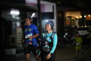 BIB: 3681
                            <button type="button" onclick="openModal(26228582)" class="btn btn-primary btn-sm float-right btn-popup" data-toggle="modal" data-target=".modal-high-quality">
                        <i class="fas fa-shopping-cart"></i> Add to Cart
                    </button>
                                            <button type="button" onclick="isThisMe(26228582, true)" class="btn btn-success btn-sm float-right btn-popup btn-isme hidden" data-toggle="tooltip" data-placement="bottom" title="นี่คือรูปของคุณใช่ไหม คลิกที่นี่เพื่อเอาเข้าอัลบั้ม">
                        <i class="fas fa-plus"></i> Add to album
                    </button>
                    <button type="button" onclick="isThisMe(26228582, false)" class="btn btn-warning btn-sm float-right btn-popup btn-isnotme hidden">
                        <i class="fas fa-ban"></i> Remove from album
                    </button>