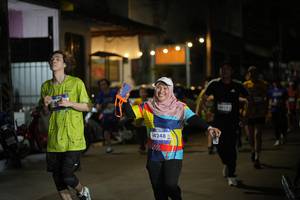 BIB: 8334, 8709, 4248
                            <button type="button" onclick="openModal(26235644)" class="btn btn-primary btn-sm float-right btn-popup" data-toggle="modal" data-target=".modal-high-quality">
                        <i class="fas fa-shopping-cart"></i> Add to Cart
                    </button>
                                            <button type="button" onclick="isThisMe(26235644, true)" class="btn btn-success btn-sm float-right btn-popup btn-isme hidden" data-toggle="tooltip" data-placement="bottom" title="นี่คือรูปของคุณใช่ไหม คลิกที่นี่เพื่อเอาเข้าอัลบั้ม">
                        <i class="fas fa-plus"></i> Add to album
                    </button>
                    <button type="button" onclick="isThisMe(26235644, false)" class="btn btn-warning btn-sm float-right btn-popup btn-isnotme hidden">
                        <i class="fas fa-ban"></i> Remove from album
                    </button>