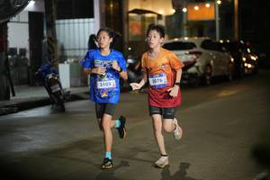 BIB: 3105, 3076
                            <button type="button" onclick="openModal(26253457)" class="btn btn-primary btn-sm float-right btn-popup" data-toggle="modal" data-target=".modal-high-quality">
                        <i class="fas fa-shopping-cart"></i> Add to Cart
                    </button>
                                            <button type="button" onclick="isThisMe(26253457, true)" class="btn btn-success btn-sm float-right btn-popup btn-isme hidden" data-toggle="tooltip" data-placement="bottom" title="นี่คือรูปของคุณใช่ไหม คลิกที่นี่เพื่อเอาเข้าอัลบั้ม">
                        <i class="fas fa-plus"></i> Add to album
                    </button>
                    <button type="button" onclick="isThisMe(26253457, false)" class="btn btn-warning btn-sm float-right btn-popup btn-isnotme hidden">
                        <i class="fas fa-ban"></i> Remove from album
                    </button>