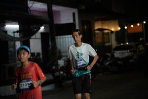 BIB: 3101, 089
                            <button type="button" onclick="openModal(26229842)" class="btn btn-primary btn-sm float-right btn-popup" data-toggle="modal" data-target=".modal-high-quality">
                        <i class="fas fa-shopping-cart"></i> Add to Cart
                    </button>
                                            <button type="button" onclick="isThisMe(26229842, true)" class="btn btn-success btn-sm float-right btn-popup btn-isme hidden" data-toggle="tooltip" data-placement="bottom" title="นี่คือรูปของคุณใช่ไหม คลิกที่นี่เพื่อเอาเข้าอัลบั้ม">
                        <i class="fas fa-plus"></i> Add to album
                    </button>
                    <button type="button" onclick="isThisMe(26229842, false)" class="btn btn-warning btn-sm float-right btn-popup btn-isnotme hidden">
                        <i class="fas fa-ban"></i> Remove from album
                    </button>