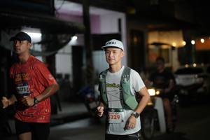 BIB: 4075, 329
                            <button type="button" onclick="openModal(26228568)" class="btn btn-primary btn-sm float-right btn-popup" data-toggle="modal" data-target=".modal-high-quality">
                        <i class="fas fa-shopping-cart"></i> Add to Cart
                    </button>
                                            <button type="button" onclick="isThisMe(26228568, true)" class="btn btn-success btn-sm float-right btn-popup btn-isme hidden" data-toggle="tooltip" data-placement="bottom" title="นี่คือรูปของคุณใช่ไหม คลิกที่นี่เพื่อเอาเข้าอัลบั้ม">
                        <i class="fas fa-plus"></i> Add to album
                    </button>
                    <button type="button" onclick="isThisMe(26228568, false)" class="btn btn-warning btn-sm float-right btn-popup btn-isnotme hidden">
                        <i class="fas fa-ban"></i> Remove from album
                    </button>