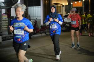 BIB: 3374, 3822, 145
                            <button type="button" onclick="openModal(26235877)" class="btn btn-primary btn-sm float-right btn-popup" data-toggle="modal" data-target=".modal-high-quality">
                        <i class="fas fa-shopping-cart"></i> Add to Cart
                    </button>
                                            <button type="button" onclick="isThisMe(26235877, true)" class="btn btn-success btn-sm float-right btn-popup btn-isme hidden" data-toggle="tooltip" data-placement="bottom" title="นี่คือรูปของคุณใช่ไหม คลิกที่นี่เพื่อเอาเข้าอัลบั้ม">
                        <i class="fas fa-plus"></i> Add to album
                    </button>
                    <button type="button" onclick="isThisMe(26235877, false)" class="btn btn-warning btn-sm float-right btn-popup btn-isnotme hidden">
                        <i class="fas fa-ban"></i> Remove from album
                    </button>