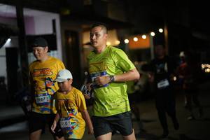 BIB: 3987, 0110
                            <button type="button" onclick="openModal(26235985)" class="btn btn-primary btn-sm float-right btn-popup" data-toggle="modal" data-target=".modal-high-quality">
                        <i class="fas fa-shopping-cart"></i> Add to Cart
                    </button>
                                            <button type="button" onclick="isThisMe(26235985, true)" class="btn btn-success btn-sm float-right btn-popup btn-isme hidden" data-toggle="tooltip" data-placement="bottom" title="นี่คือรูปของคุณใช่ไหม คลิกที่นี่เพื่อเอาเข้าอัลบั้ม">
                        <i class="fas fa-plus"></i> Add to album
                    </button>
                    <button type="button" onclick="isThisMe(26235985, false)" class="btn btn-warning btn-sm float-right btn-popup btn-isnotme hidden">
                        <i class="fas fa-ban"></i> Remove from album
                    </button>