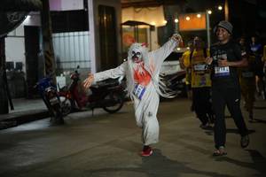 BIB: 4011
                            <button type="button" onclick="openModal(26233932)" class="btn btn-primary btn-sm float-right btn-popup" data-toggle="modal" data-target=".modal-high-quality">
                        <i class="fas fa-shopping-cart"></i> Add to Cart
                    </button>
                                            <button type="button" onclick="isThisMe(26233932, true)" class="btn btn-success btn-sm float-right btn-popup btn-isme hidden" data-toggle="tooltip" data-placement="bottom" title="นี่คือรูปของคุณใช่ไหม คลิกที่นี่เพื่อเอาเข้าอัลบั้ม">
                        <i class="fas fa-plus"></i> Add to album
                    </button>
                    <button type="button" onclick="isThisMe(26233932, false)" class="btn btn-warning btn-sm float-right btn-popup btn-isnotme hidden">
                        <i class="fas fa-ban"></i> Remove from album
                    </button>