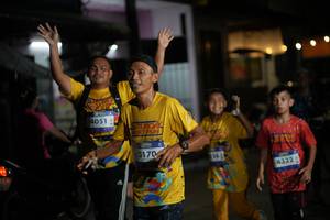 BIB: 4051, 3170, 4332
                            <button type="button" onclick="openModal(26233986)" class="btn btn-primary btn-sm float-right btn-popup" data-toggle="modal" data-target=".modal-high-quality">
                        <i class="fas fa-shopping-cart"></i> Add to Cart
                    </button>
                                            <button type="button" onclick="isThisMe(26233986, true)" class="btn btn-success btn-sm float-right btn-popup btn-isme hidden" data-toggle="tooltip" data-placement="bottom" title="นี่คือรูปของคุณใช่ไหม คลิกที่นี่เพื่อเอาเข้าอัลบั้ม">
                        <i class="fas fa-plus"></i> Add to album
                    </button>
                    <button type="button" onclick="isThisMe(26233986, false)" class="btn btn-warning btn-sm float-right btn-popup btn-isnotme hidden">
                        <i class="fas fa-ban"></i> Remove from album
                    </button>