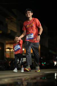 BIB: 4525, 4526
                            <button type="button" onclick="openModal(26248385)" class="btn btn-primary btn-sm float-right btn-popup" data-toggle="modal" data-target=".modal-high-quality">
                        <i class="fas fa-shopping-cart"></i> Add to Cart
                    </button>
                                            <button type="button" onclick="isThisMe(26248385, true)" class="btn btn-success btn-sm float-right btn-popup btn-isme hidden" data-toggle="tooltip" data-placement="bottom" title="นี่คือรูปของคุณใช่ไหม คลิกที่นี่เพื่อเอาเข้าอัลบั้ม">
                        <i class="fas fa-plus"></i> Add to album
                    </button>
                    <button type="button" onclick="isThisMe(26248385, false)" class="btn btn-warning btn-sm float-right btn-popup btn-isnotme hidden">
                        <i class="fas fa-ban"></i> Remove from album
                    </button>