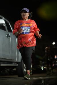 BIB: 4052
                            <button type="button" onclick="openModal(26245927)" class="btn btn-primary btn-sm float-right btn-popup" data-toggle="modal" data-target=".modal-high-quality">
                        <i class="fas fa-shopping-cart"></i> Add to Cart
                    </button>
                                            <button type="button" onclick="isThisMe(26245927, true)" class="btn btn-success btn-sm float-right btn-popup btn-isme hidden" data-toggle="tooltip" data-placement="bottom" title="นี่คือรูปของคุณใช่ไหม คลิกที่นี่เพื่อเอาเข้าอัลบั้ม">
                        <i class="fas fa-plus"></i> Add to album
                    </button>
                    <button type="button" onclick="isThisMe(26245927, false)" class="btn btn-warning btn-sm float-right btn-popup btn-isnotme hidden">
                        <i class="fas fa-ban"></i> Remove from album
                    </button>