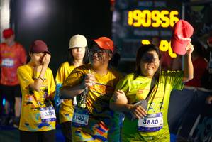 BIB: 3289, 190956, 3880, 4100
                            <button type="button" onclick="openModal(26269937)" class="btn btn-primary btn-sm float-right btn-popup" data-toggle="modal" data-target=".modal-high-quality">
                        <i class="fas fa-shopping-cart"></i> Add to Cart
                    </button>
                                            <button type="button" onclick="isThisMe(26269937, true)" class="btn btn-success btn-sm float-right btn-popup btn-isme hidden" data-toggle="tooltip" data-placement="bottom" title="นี่คือรูปของคุณใช่ไหม คลิกที่นี่เพื่อเอาเข้าอัลบั้ม">
                        <i class="fas fa-plus"></i> Add to album
                    </button>
                    <button type="button" onclick="isThisMe(26269937, false)" class="btn btn-warning btn-sm float-right btn-popup btn-isnotme hidden">
                        <i class="fas fa-ban"></i> Remove from album
                    </button>