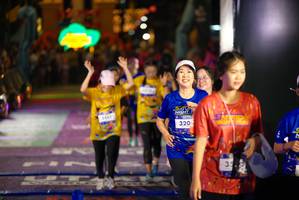 BIB: 320
                            <button type="button" onclick="openModal(26269698)" class="btn btn-primary btn-sm float-right btn-popup" data-toggle="modal" data-target=".modal-high-quality">
                        <i class="fas fa-shopping-cart"></i> Add to Cart
                    </button>
                                            <button type="button" onclick="isThisMe(26269698, true)" class="btn btn-success btn-sm float-right btn-popup btn-isme hidden" data-toggle="tooltip" data-placement="bottom" title="นี่คือรูปของคุณใช่ไหม คลิกที่นี่เพื่อเอาเข้าอัลบั้ม">
                        <i class="fas fa-plus"></i> Add to album
                    </button>
                    <button type="button" onclick="isThisMe(26269698, false)" class="btn btn-warning btn-sm float-right btn-popup btn-isnotme hidden">
                        <i class="fas fa-ban"></i> Remove from album
                    </button>