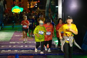 BIB: 4281, 4543, 100
                            <button type="button" onclick="openModal(26269637)" class="btn btn-primary btn-sm float-right btn-popup" data-toggle="modal" data-target=".modal-high-quality">
                        <i class="fas fa-shopping-cart"></i> Add to Cart
                    </button>
                                            <button type="button" onclick="isThisMe(26269637, true)" class="btn btn-success btn-sm float-right btn-popup btn-isme hidden" data-toggle="tooltip" data-placement="bottom" title="นี่คือรูปของคุณใช่ไหม คลิกที่นี่เพื่อเอาเข้าอัลบั้ม">
                        <i class="fas fa-plus"></i> Add to album
                    </button>
                    <button type="button" onclick="isThisMe(26269637, false)" class="btn btn-warning btn-sm float-right btn-popup btn-isnotme hidden">
                        <i class="fas fa-ban"></i> Remove from album
                    </button>