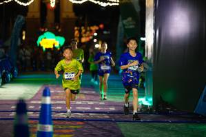 BIB: 4317, 190
                            <button type="button" onclick="openModal(26267974)" class="btn btn-primary btn-sm float-right btn-popup" data-toggle="modal" data-target=".modal-high-quality">
                        <i class="fas fa-shopping-cart"></i> Add to Cart
                    </button>
                                            <button type="button" onclick="isThisMe(26267974, true)" class="btn btn-success btn-sm float-right btn-popup btn-isme hidden" data-toggle="tooltip" data-placement="bottom" title="นี่คือรูปของคุณใช่ไหม คลิกที่นี่เพื่อเอาเข้าอัลบั้ม">
                        <i class="fas fa-plus"></i> Add to album
                    </button>
                    <button type="button" onclick="isThisMe(26267974, false)" class="btn btn-warning btn-sm float-right btn-popup btn-isnotme hidden">
                        <i class="fas fa-ban"></i> Remove from album
                    </button>