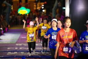 BIB: 320, 201
                            <button type="button" onclick="openModal(26269697)" class="btn btn-primary btn-sm float-right btn-popup" data-toggle="modal" data-target=".modal-high-quality">
                        <i class="fas fa-shopping-cart"></i> Add to Cart
                    </button>
                                            <button type="button" onclick="isThisMe(26269697, true)" class="btn btn-success btn-sm float-right btn-popup btn-isme hidden" data-toggle="tooltip" data-placement="bottom" title="นี่คือรูปของคุณใช่ไหม คลิกที่นี่เพื่อเอาเข้าอัลบั้ม">
                        <i class="fas fa-plus"></i> Add to album
                    </button>
                    <button type="button" onclick="isThisMe(26269697, false)" class="btn btn-warning btn-sm float-right btn-popup btn-isnotme hidden">
                        <i class="fas fa-ban"></i> Remove from album
                    </button>