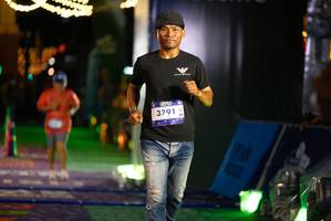 BIB: 3791, 3328
                            <button type="button" onclick="openModal(26267384)" class="btn btn-primary btn-sm float-right btn-popup" data-toggle="modal" data-target=".modal-high-quality">
                        <i class="fas fa-shopping-cart"></i> Add to Cart
                    </button>
                                            <button type="button" onclick="isThisMe(26267384, true)" class="btn btn-success btn-sm float-right btn-popup btn-isme hidden" data-toggle="tooltip" data-placement="bottom" title="นี่คือรูปของคุณใช่ไหม คลิกที่นี่เพื่อเอาเข้าอัลบั้ม">
                        <i class="fas fa-plus"></i> Add to album
                    </button>
                    <button type="button" onclick="isThisMe(26267384, false)" class="btn btn-warning btn-sm float-right btn-popup btn-isnotme hidden">
                        <i class="fas fa-ban"></i> Remove from album
                    </button>