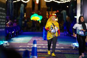 BIB: 4403, 385
                            <button type="button" onclick="openModal(26270265)" class="btn btn-primary btn-sm float-right btn-popup" data-toggle="modal" data-target=".modal-high-quality">
                        <i class="fas fa-shopping-cart"></i> Add to Cart
                    </button>
                                            <button type="button" onclick="isThisMe(26270265, true)" class="btn btn-success btn-sm float-right btn-popup btn-isme hidden" data-toggle="tooltip" data-placement="bottom" title="นี่คือรูปของคุณใช่ไหม คลิกที่นี่เพื่อเอาเข้าอัลบั้ม">
                        <i class="fas fa-plus"></i> Add to album
                    </button>
                    <button type="button" onclick="isThisMe(26270265, false)" class="btn btn-warning btn-sm float-right btn-popup btn-isnotme hidden">
                        <i class="fas fa-ban"></i> Remove from album
                    </button>