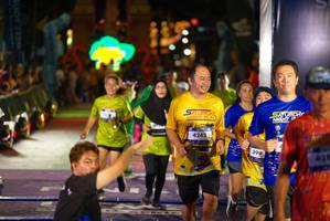 BIB: 4242, 399
                            <button type="button" onclick="openModal(26268633)" class="btn btn-primary btn-sm float-right btn-popup" data-toggle="modal" data-target=".modal-high-quality">
                        <i class="fas fa-shopping-cart"></i> Add to Cart
                    </button>
                                            <button type="button" onclick="isThisMe(26268633, true)" class="btn btn-success btn-sm float-right btn-popup btn-isme hidden" data-toggle="tooltip" data-placement="bottom" title="นี่คือรูปของคุณใช่ไหม คลิกที่นี่เพื่อเอาเข้าอัลบั้ม">
                        <i class="fas fa-plus"></i> Add to album
                    </button>
                    <button type="button" onclick="isThisMe(26268633, false)" class="btn btn-warning btn-sm float-right btn-popup btn-isnotme hidden">
                        <i class="fas fa-ban"></i> Remove from album
                    </button>