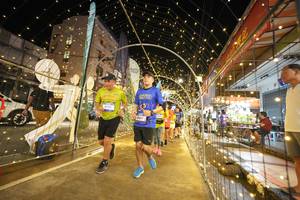 BIB: 4735
                            <button type="button" onclick="openModal(26258440)" class="btn btn-primary btn-sm float-right btn-popup" data-toggle="modal" data-target=".modal-high-quality">
                        <i class="fas fa-shopping-cart"></i> Add to Cart
                    </button>
                                            <button type="button" onclick="isThisMe(26258440, true)" class="btn btn-success btn-sm float-right btn-popup btn-isme hidden" data-toggle="tooltip" data-placement="bottom" title="นี่คือรูปของคุณใช่ไหม คลิกที่นี่เพื่อเอาเข้าอัลบั้ม">
                        <i class="fas fa-plus"></i> Add to album
                    </button>
                    <button type="button" onclick="isThisMe(26258440, false)" class="btn btn-warning btn-sm float-right btn-popup btn-isnotme hidden">
                        <i class="fas fa-ban"></i> Remove from album
                    </button>