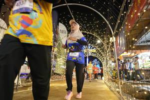 BIB: 3920
                            <button type="button" onclick="openModal(26259078)" class="btn btn-primary btn-sm float-right btn-popup" data-toggle="modal" data-target=".modal-high-quality">
                        <i class="fas fa-shopping-cart"></i> Add to Cart
                    </button>
                                            <button type="button" onclick="isThisMe(26259078, true)" class="btn btn-success btn-sm float-right btn-popup btn-isme hidden" data-toggle="tooltip" data-placement="bottom" title="นี่คือรูปของคุณใช่ไหม คลิกที่นี่เพื่อเอาเข้าอัลบั้ม">
                        <i class="fas fa-plus"></i> Add to album
                    </button>
                    <button type="button" onclick="isThisMe(26259078, false)" class="btn btn-warning btn-sm float-right btn-popup btn-isnotme hidden">
                        <i class="fas fa-ban"></i> Remove from album
                    </button>