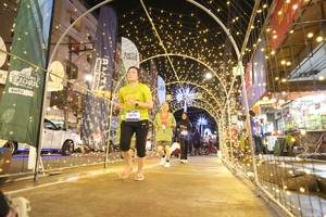 BIB: 4676
                            <button type="button" onclick="openModal(26259100)" class="btn btn-primary btn-sm float-right btn-popup" data-toggle="modal" data-target=".modal-high-quality">
                        <i class="fas fa-shopping-cart"></i> Add to Cart
                    </button>
                                            <button type="button" onclick="isThisMe(26259100, true)" class="btn btn-success btn-sm float-right btn-popup btn-isme hidden" data-toggle="tooltip" data-placement="bottom" title="นี่คือรูปของคุณใช่ไหม คลิกที่นี่เพื่อเอาเข้าอัลบั้ม">
                        <i class="fas fa-plus"></i> Add to album
                    </button>
                    <button type="button" onclick="isThisMe(26259100, false)" class="btn btn-warning btn-sm float-right btn-popup btn-isnotme hidden">
                        <i class="fas fa-ban"></i> Remove from album
                    </button>