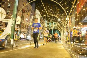 BIB: 3333
                            <button type="button" onclick="openModal(26259264)" class="btn btn-primary btn-sm float-right btn-popup" data-toggle="modal" data-target=".modal-high-quality">
                        <i class="fas fa-shopping-cart"></i> Add to Cart
                    </button>
                                            <button type="button" onclick="isThisMe(26259264, true)" class="btn btn-success btn-sm float-right btn-popup btn-isme hidden" data-toggle="tooltip" data-placement="bottom" title="นี่คือรูปของคุณใช่ไหม คลิกที่นี่เพื่อเอาเข้าอัลบั้ม">
                        <i class="fas fa-plus"></i> Add to album
                    </button>
                    <button type="button" onclick="isThisMe(26259264, false)" class="btn btn-warning btn-sm float-right btn-popup btn-isnotme hidden">
                        <i class="fas fa-ban"></i> Remove from album
                    </button>