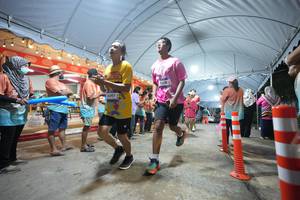 BIB: 4097, 098
                            <button type="button" onclick="openModal(26258337)" class="btn btn-primary btn-sm float-right btn-popup" data-toggle="modal" data-target=".modal-high-quality">
                        <i class="fas fa-shopping-cart"></i> Add to Cart
                    </button>
                                            <button type="button" onclick="isThisMe(26258337, true)" class="btn btn-success btn-sm float-right btn-popup btn-isme hidden" data-toggle="tooltip" data-placement="bottom" title="นี่คือรูปของคุณใช่ไหม คลิกที่นี่เพื่อเอาเข้าอัลบั้ม">
                        <i class="fas fa-plus"></i> Add to album
                    </button>
                    <button type="button" onclick="isThisMe(26258337, false)" class="btn btn-warning btn-sm float-right btn-popup btn-isnotme hidden">
                        <i class="fas fa-ban"></i> Remove from album
                    </button>