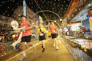 BIB: 4039, 4359
                            <button type="button" onclick="openModal(26258483)" class="btn btn-primary btn-sm float-right btn-popup" data-toggle="modal" data-target=".modal-high-quality">
                        <i class="fas fa-shopping-cart"></i> Add to Cart
                    </button>
                                            <button type="button" onclick="isThisMe(26258483, true)" class="btn btn-success btn-sm float-right btn-popup btn-isme hidden" data-toggle="tooltip" data-placement="bottom" title="นี่คือรูปของคุณใช่ไหม คลิกที่นี่เพื่อเอาเข้าอัลบั้ม">
                        <i class="fas fa-plus"></i> Add to album
                    </button>
                    <button type="button" onclick="isThisMe(26258483, false)" class="btn btn-warning btn-sm float-right btn-popup btn-isnotme hidden">
                        <i class="fas fa-ban"></i> Remove from album
                    </button>