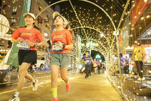 BIB: 4285
                            <button type="button" onclick="openModal(26259249)" class="btn btn-primary btn-sm float-right btn-popup" data-toggle="modal" data-target=".modal-high-quality">
                        <i class="fas fa-shopping-cart"></i> Add to Cart
                    </button>
                                            <button type="button" onclick="isThisMe(26259249, true)" class="btn btn-success btn-sm float-right btn-popup btn-isme hidden" data-toggle="tooltip" data-placement="bottom" title="นี่คือรูปของคุณใช่ไหม คลิกที่นี่เพื่อเอาเข้าอัลบั้ม">
                        <i class="fas fa-plus"></i> Add to album
                    </button>
                    <button type="button" onclick="isThisMe(26259249, false)" class="btn btn-warning btn-sm float-right btn-popup btn-isnotme hidden">
                        <i class="fas fa-ban"></i> Remove from album
                    </button>