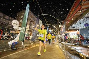 BIB: 3130
                            <button type="button" onclick="openModal(26258508)" class="btn btn-primary btn-sm float-right btn-popup" data-toggle="modal" data-target=".modal-high-quality">
                        <i class="fas fa-shopping-cart"></i> Add to Cart
                    </button>
                                            <button type="button" onclick="isThisMe(26258508, true)" class="btn btn-success btn-sm float-right btn-popup btn-isme hidden" data-toggle="tooltip" data-placement="bottom" title="นี่คือรูปของคุณใช่ไหม คลิกที่นี่เพื่อเอาเข้าอัลบั้ม">
                        <i class="fas fa-plus"></i> Add to album
                    </button>
                    <button type="button" onclick="isThisMe(26258508, false)" class="btn btn-warning btn-sm float-right btn-popup btn-isnotme hidden">
                        <i class="fas fa-ban"></i> Remove from album
                    </button>