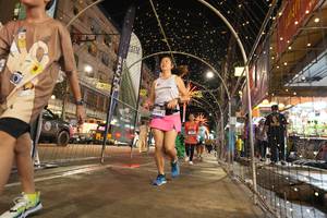 BIB: 2599
                            <button type="button" onclick="openModal(26259013)" class="btn btn-primary btn-sm float-right btn-popup" data-toggle="modal" data-target=".modal-high-quality">
                        <i class="fas fa-shopping-cart"></i> Add to Cart
                    </button>
                                            <button type="button" onclick="isThisMe(26259013, true)" class="btn btn-success btn-sm float-right btn-popup btn-isme hidden" data-toggle="tooltip" data-placement="bottom" title="นี่คือรูปของคุณใช่ไหม คลิกที่นี่เพื่อเอาเข้าอัลบั้ม">
                        <i class="fas fa-plus"></i> Add to album
                    </button>
                    <button type="button" onclick="isThisMe(26259013, false)" class="btn btn-warning btn-sm float-right btn-popup btn-isnotme hidden">
                        <i class="fas fa-ban"></i> Remove from album
                    </button>