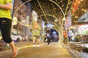 BIB: 
                            <button type="button" onclick="openModal(26259108)" class="btn btn-primary btn-sm float-right btn-popup" data-toggle="modal" data-target=".modal-high-quality">
                        <i class="fas fa-shopping-cart"></i> Add to Cart
                    </button>
                                            <button type="button" onclick="isThisMe(26259108, true)" class="btn btn-success btn-sm float-right btn-popup btn-isme hidden" data-toggle="tooltip" data-placement="bottom" title="นี่คือรูปของคุณใช่ไหม คลิกที่นี่เพื่อเอาเข้าอัลบั้ม">
                        <i class="fas fa-plus"></i> Add to album
                    </button>
                    <button type="button" onclick="isThisMe(26259108, false)" class="btn btn-warning btn-sm float-right btn-popup btn-isnotme hidden">
                        <i class="fas fa-ban"></i> Remove from album
                    </button>