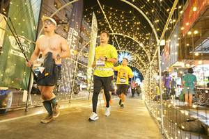 BIB: 231932
                            <button type="button" onclick="openModal(26259926)" class="btn btn-primary btn-sm float-right btn-popup" data-toggle="modal" data-target=".modal-high-quality">
                        <i class="fas fa-shopping-cart"></i> Add to Cart
                    </button>
                                            <button type="button" onclick="isThisMe(26259926, true)" class="btn btn-success btn-sm float-right btn-popup btn-isme hidden" data-toggle="tooltip" data-placement="bottom" title="นี่คือรูปของคุณใช่ไหม คลิกที่นี่เพื่อเอาเข้าอัลบั้ม">
                        <i class="fas fa-plus"></i> Add to album
                    </button>
                    <button type="button" onclick="isThisMe(26259926, false)" class="btn btn-warning btn-sm float-right btn-popup btn-isnotme hidden">
                        <i class="fas fa-ban"></i> Remove from album
                    </button>