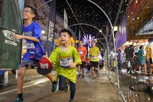 BIB: 652, 3097
                            <button type="button" onclick="openModal(26259979)" class="btn btn-primary btn-sm float-right btn-popup" data-toggle="modal" data-target=".modal-high-quality">
                        <i class="fas fa-shopping-cart"></i> Add to Cart
                    </button>
                                            <button type="button" onclick="isThisMe(26259979, true)" class="btn btn-success btn-sm float-right btn-popup btn-isme hidden" data-toggle="tooltip" data-placement="bottom" title="นี่คือรูปของคุณใช่ไหม คลิกที่นี่เพื่อเอาเข้าอัลบั้ม">
                        <i class="fas fa-plus"></i> Add to album
                    </button>
                    <button type="button" onclick="isThisMe(26259979, false)" class="btn btn-warning btn-sm float-right btn-popup btn-isnotme hidden">
                        <i class="fas fa-ban"></i> Remove from album
                    </button>