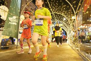 BIB: 3153
                            <button type="button" onclick="openModal(26259070)" class="btn btn-primary btn-sm float-right btn-popup" data-toggle="modal" data-target=".modal-high-quality">
                        <i class="fas fa-shopping-cart"></i> Add to Cart
                    </button>
                                            <button type="button" onclick="isThisMe(26259070, true)" class="btn btn-success btn-sm float-right btn-popup btn-isme hidden" data-toggle="tooltip" data-placement="bottom" title="นี่คือรูปของคุณใช่ไหม คลิกที่นี่เพื่อเอาเข้าอัลบั้ม">
                        <i class="fas fa-plus"></i> Add to album
                    </button>
                    <button type="button" onclick="isThisMe(26259070, false)" class="btn btn-warning btn-sm float-right btn-popup btn-isnotme hidden">
                        <i class="fas fa-ban"></i> Remove from album
                    </button>