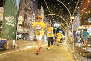 BIB: 4388
                            <button type="button" onclick="openModal(26259897)" class="btn btn-primary btn-sm float-right btn-popup" data-toggle="modal" data-target=".modal-high-quality">
                        <i class="fas fa-shopping-cart"></i> Add to Cart
                    </button>
                                            <button type="button" onclick="isThisMe(26259897, true)" class="btn btn-success btn-sm float-right btn-popup btn-isme hidden" data-toggle="tooltip" data-placement="bottom" title="นี่คือรูปของคุณใช่ไหม คลิกที่นี่เพื่อเอาเข้าอัลบั้ม">
                        <i class="fas fa-plus"></i> Add to album
                    </button>
                    <button type="button" onclick="isThisMe(26259897, false)" class="btn btn-warning btn-sm float-right btn-popup btn-isnotme hidden">
                        <i class="fas fa-ban"></i> Remove from album
                    </button>