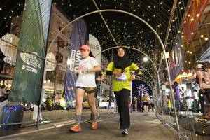 BIB: 3763
                            <button type="button" onclick="openModal(26259431)" class="btn btn-primary btn-sm float-right btn-popup" data-toggle="modal" data-target=".modal-high-quality">
                        <i class="fas fa-shopping-cart"></i> Add to Cart
                    </button>
                                            <button type="button" onclick="isThisMe(26259431, true)" class="btn btn-success btn-sm float-right btn-popup btn-isme hidden" data-toggle="tooltip" data-placement="bottom" title="นี่คือรูปของคุณใช่ไหม คลิกที่นี่เพื่อเอาเข้าอัลบั้ม">
                        <i class="fas fa-plus"></i> Add to album
                    </button>
                    <button type="button" onclick="isThisMe(26259431, false)" class="btn btn-warning btn-sm float-right btn-popup btn-isnotme hidden">
                        <i class="fas fa-ban"></i> Remove from album
                    </button>