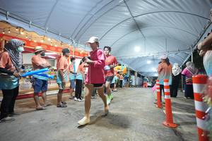 BIB: 
                            <button type="button" onclick="openModal(26258342)" class="btn btn-primary btn-sm float-right btn-popup" data-toggle="modal" data-target=".modal-high-quality">
                        <i class="fas fa-shopping-cart"></i> Add to Cart
                    </button>
                                            <button type="button" onclick="isThisMe(26258342, true)" class="btn btn-success btn-sm float-right btn-popup btn-isme hidden" data-toggle="tooltip" data-placement="bottom" title="นี่คือรูปของคุณใช่ไหม คลิกที่นี่เพื่อเอาเข้าอัลบั้ม">
                        <i class="fas fa-plus"></i> Add to album
                    </button>
                    <button type="button" onclick="isThisMe(26258342, false)" class="btn btn-warning btn-sm float-right btn-popup btn-isnotme hidden">
                        <i class="fas fa-ban"></i> Remove from album
                    </button>