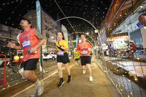 BIB: 4039, 4359, 355
                            <button type="button" onclick="openModal(26258489)" class="btn btn-primary btn-sm float-right btn-popup" data-toggle="modal" data-target=".modal-high-quality">
                        <i class="fas fa-shopping-cart"></i> Add to Cart
                    </button>
                                            <button type="button" onclick="isThisMe(26258489, true)" class="btn btn-success btn-sm float-right btn-popup btn-isme hidden" data-toggle="tooltip" data-placement="bottom" title="นี่คือรูปของคุณใช่ไหม คลิกที่นี่เพื่อเอาเข้าอัลบั้ม">
                        <i class="fas fa-plus"></i> Add to album
                    </button>
                    <button type="button" onclick="isThisMe(26258489, false)" class="btn btn-warning btn-sm float-right btn-popup btn-isnotme hidden">
                        <i class="fas fa-ban"></i> Remove from album
                    </button>