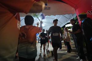 BIB: 03281, 4840
                            <button type="button" onclick="openModal(26257733)" class="btn btn-primary btn-sm float-right btn-popup" data-toggle="modal" data-target=".modal-high-quality">
                        <i class="fas fa-shopping-cart"></i> Add to Cart
                    </button>
                                            <button type="button" onclick="isThisMe(26257733, true)" class="btn btn-success btn-sm float-right btn-popup btn-isme hidden" data-toggle="tooltip" data-placement="bottom" title="นี่คือรูปของคุณใช่ไหม คลิกที่นี่เพื่อเอาเข้าอัลบั้ม">
                        <i class="fas fa-plus"></i> Add to album
                    </button>
                    <button type="button" onclick="isThisMe(26257733, false)" class="btn btn-warning btn-sm float-right btn-popup btn-isnotme hidden">
                        <i class="fas fa-ban"></i> Remove from album
                    </button>