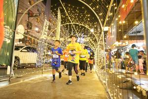 BIB: 1106
                            <button type="button" onclick="openModal(26260067)" class="btn btn-primary btn-sm float-right btn-popup" data-toggle="modal" data-target=".modal-high-quality">
                        <i class="fas fa-shopping-cart"></i> Add to Cart
                    </button>
                                            <button type="button" onclick="isThisMe(26260067, true)" class="btn btn-success btn-sm float-right btn-popup btn-isme hidden" data-toggle="tooltip" data-placement="bottom" title="นี่คือรูปของคุณใช่ไหม คลิกที่นี่เพื่อเอาเข้าอัลบั้ม">
                        <i class="fas fa-plus"></i> Add to album
                    </button>
                    <button type="button" onclick="isThisMe(26260067, false)" class="btn btn-warning btn-sm float-right btn-popup btn-isnotme hidden">
                        <i class="fas fa-ban"></i> Remove from album
                    </button>