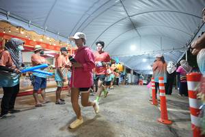 BIB: 
                            <button type="button" onclick="openModal(26258343)" class="btn btn-primary btn-sm float-right btn-popup" data-toggle="modal" data-target=".modal-high-quality">
                        <i class="fas fa-shopping-cart"></i> Add to Cart
                    </button>
                                            <button type="button" onclick="isThisMe(26258343, true)" class="btn btn-success btn-sm float-right btn-popup btn-isme hidden" data-toggle="tooltip" data-placement="bottom" title="นี่คือรูปของคุณใช่ไหม คลิกที่นี่เพื่อเอาเข้าอัลบั้ม">
                        <i class="fas fa-plus"></i> Add to album
                    </button>
                    <button type="button" onclick="isThisMe(26258343, false)" class="btn btn-warning btn-sm float-right btn-popup btn-isnotme hidden">
                        <i class="fas fa-ban"></i> Remove from album
                    </button>