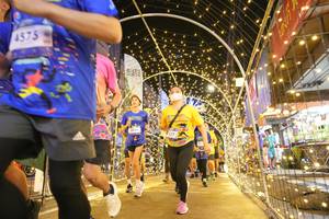 BIB: 4575, 300, 217
                            <button type="button" onclick="openModal(26259142)" class="btn btn-primary btn-sm float-right btn-popup" data-toggle="modal" data-target=".modal-high-quality">
                        <i class="fas fa-shopping-cart"></i> Add to Cart
                    </button>
                                            <button type="button" onclick="isThisMe(26259142, true)" class="btn btn-success btn-sm float-right btn-popup btn-isme hidden" data-toggle="tooltip" data-placement="bottom" title="นี่คือรูปของคุณใช่ไหม คลิกที่นี่เพื่อเอาเข้าอัลบั้ม">
                        <i class="fas fa-plus"></i> Add to album
                    </button>
                    <button type="button" onclick="isThisMe(26259142, false)" class="btn btn-warning btn-sm float-right btn-popup btn-isnotme hidden">
                        <i class="fas fa-ban"></i> Remove from album
                    </button>