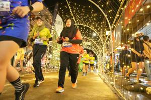 BIB: 430, 3958
                            <button type="button" onclick="openModal(26258985)" class="btn btn-primary btn-sm float-right btn-popup" data-toggle="modal" data-target=".modal-high-quality">
                        <i class="fas fa-shopping-cart"></i> Add to Cart
                    </button>
                                            <button type="button" onclick="isThisMe(26258985, true)" class="btn btn-success btn-sm float-right btn-popup btn-isme hidden" data-toggle="tooltip" data-placement="bottom" title="นี่คือรูปของคุณใช่ไหม คลิกที่นี่เพื่อเอาเข้าอัลบั้ม">
                        <i class="fas fa-plus"></i> Add to album
                    </button>
                    <button type="button" onclick="isThisMe(26258985, false)" class="btn btn-warning btn-sm float-right btn-popup btn-isnotme hidden">
                        <i class="fas fa-ban"></i> Remove from album
                    </button>