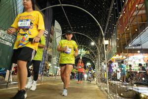 BIB: 4102, 194
                            <button type="button" onclick="openModal(26259596)" class="btn btn-primary btn-sm float-right btn-popup" data-toggle="modal" data-target=".modal-high-quality">
                        <i class="fas fa-shopping-cart"></i> Add to Cart
                    </button>
                                            <button type="button" onclick="isThisMe(26259596, true)" class="btn btn-success btn-sm float-right btn-popup btn-isme hidden" data-toggle="tooltip" data-placement="bottom" title="นี่คือรูปของคุณใช่ไหม คลิกที่นี่เพื่อเอาเข้าอัลบั้ม">
                        <i class="fas fa-plus"></i> Add to album
                    </button>
                    <button type="button" onclick="isThisMe(26259596, false)" class="btn btn-warning btn-sm float-right btn-popup btn-isnotme hidden">
                        <i class="fas fa-ban"></i> Remove from album
                    </button>