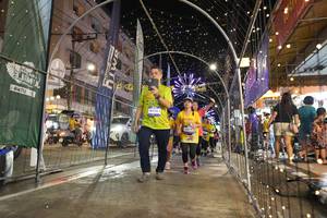 BIB: 4938
                            <button type="button" onclick="openModal(26260040)" class="btn btn-primary btn-sm float-right btn-popup" data-toggle="modal" data-target=".modal-high-quality">
                        <i class="fas fa-shopping-cart"></i> Add to Cart
                    </button>
                                            <button type="button" onclick="isThisMe(26260040, true)" class="btn btn-success btn-sm float-right btn-popup btn-isme hidden" data-toggle="tooltip" data-placement="bottom" title="นี่คือรูปของคุณใช่ไหม คลิกที่นี่เพื่อเอาเข้าอัลบั้ม">
                        <i class="fas fa-plus"></i> Add to album
                    </button>
                    <button type="button" onclick="isThisMe(26260040, false)" class="btn btn-warning btn-sm float-right btn-popup btn-isnotme hidden">
                        <i class="fas fa-ban"></i> Remove from album
                    </button>