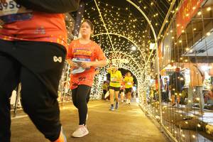 BIB: 3958
                            <button type="button" onclick="openModal(26258986)" class="btn btn-primary btn-sm float-right btn-popup" data-toggle="modal" data-target=".modal-high-quality">
                        <i class="fas fa-shopping-cart"></i> Add to Cart
                    </button>
                                            <button type="button" onclick="isThisMe(26258986, true)" class="btn btn-success btn-sm float-right btn-popup btn-isme hidden" data-toggle="tooltip" data-placement="bottom" title="นี่คือรูปของคุณใช่ไหม คลิกที่นี่เพื่อเอาเข้าอัลบั้ม">
                        <i class="fas fa-plus"></i> Add to album
                    </button>
                    <button type="button" onclick="isThisMe(26258986, false)" class="btn btn-warning btn-sm float-right btn-popup btn-isnotme hidden">
                        <i class="fas fa-ban"></i> Remove from album
                    </button>