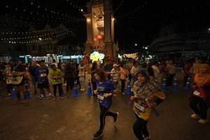 BIB: 1983, 375
                            <button type="button" onclick="openModal(26260539)" class="btn btn-primary btn-sm float-right btn-popup" data-toggle="modal" data-target=".modal-high-quality">
                        <i class="fas fa-shopping-cart"></i> Add to Cart
                    </button>
                                            <button type="button" onclick="isThisMe(26260539, true)" class="btn btn-success btn-sm float-right btn-popup btn-isme hidden" data-toggle="tooltip" data-placement="bottom" title="นี่คือรูปของคุณใช่ไหม คลิกที่นี่เพื่อเอาเข้าอัลบั้ม">
                        <i class="fas fa-plus"></i> Add to album
                    </button>
                    <button type="button" onclick="isThisMe(26260539, false)" class="btn btn-warning btn-sm float-right btn-popup btn-isnotme hidden">
                        <i class="fas fa-ban"></i> Remove from album
                    </button>