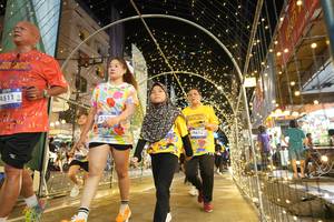 BIB: 4511, 461
                            <button type="button" onclick="openModal(26259686)" class="btn btn-primary btn-sm float-right btn-popup" data-toggle="modal" data-target=".modal-high-quality">
                        <i class="fas fa-shopping-cart"></i> Add to Cart
                    </button>
                                            <button type="button" onclick="isThisMe(26259686, true)" class="btn btn-success btn-sm float-right btn-popup btn-isme hidden" data-toggle="tooltip" data-placement="bottom" title="นี่คือรูปของคุณใช่ไหม คลิกที่นี่เพื่อเอาเข้าอัลบั้ม">
                        <i class="fas fa-plus"></i> Add to album
                    </button>
                    <button type="button" onclick="isThisMe(26259686, false)" class="btn btn-warning btn-sm float-right btn-popup btn-isnotme hidden">
                        <i class="fas fa-ban"></i> Remove from album
                    </button>