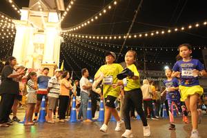 BIB: 3886
                            <button type="button" onclick="openModal(26260315)" class="btn btn-primary btn-sm float-right btn-popup" data-toggle="modal" data-target=".modal-high-quality">
                        <i class="fas fa-shopping-cart"></i> Add to Cart
                    </button>
                                            <button type="button" onclick="isThisMe(26260315, true)" class="btn btn-success btn-sm float-right btn-popup btn-isme hidden" data-toggle="tooltip" data-placement="bottom" title="นี่คือรูปของคุณใช่ไหม คลิกที่นี่เพื่อเอาเข้าอัลบั้ม">
                        <i class="fas fa-plus"></i> Add to album
                    </button>
                    <button type="button" onclick="isThisMe(26260315, false)" class="btn btn-warning btn-sm float-right btn-popup btn-isnotme hidden">
                        <i class="fas fa-ban"></i> Remove from album
                    </button>